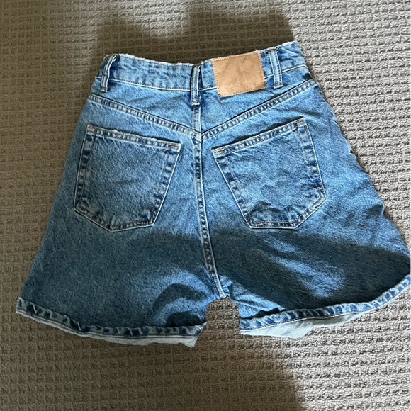 NWOT High rise Jean shorts from Zara. - Picture 2 of 4